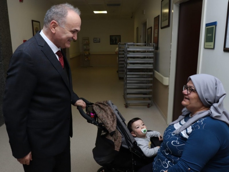 Başkan Özlü Hastaları Ziyaret Etti