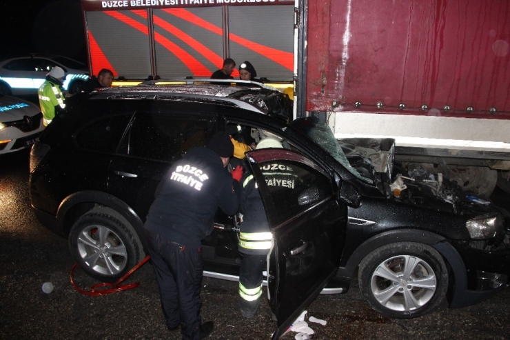 Otomobiller Tıra Arkadan Çarptı: 5 Yaralı