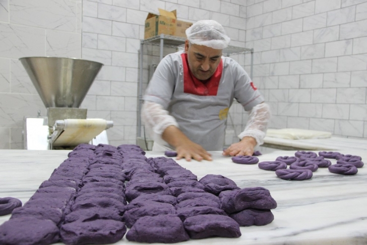 Mor Ekmekten Sonra Mor Hamurdan Ürünler Giderek Yaygınlaşıyor