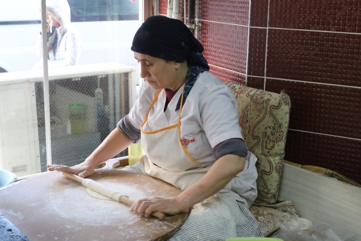 Ege Mutfağının Önemli Lezzetlerinden Gözlemeye Büyük İlgi