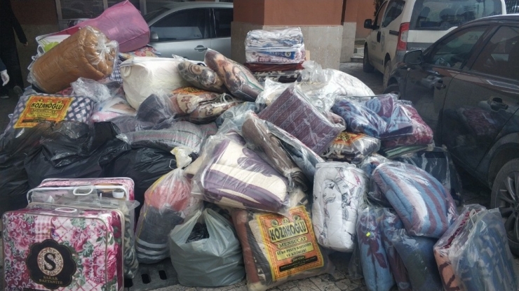 Emirdağ’dan Deprem Bölgesine Yardım