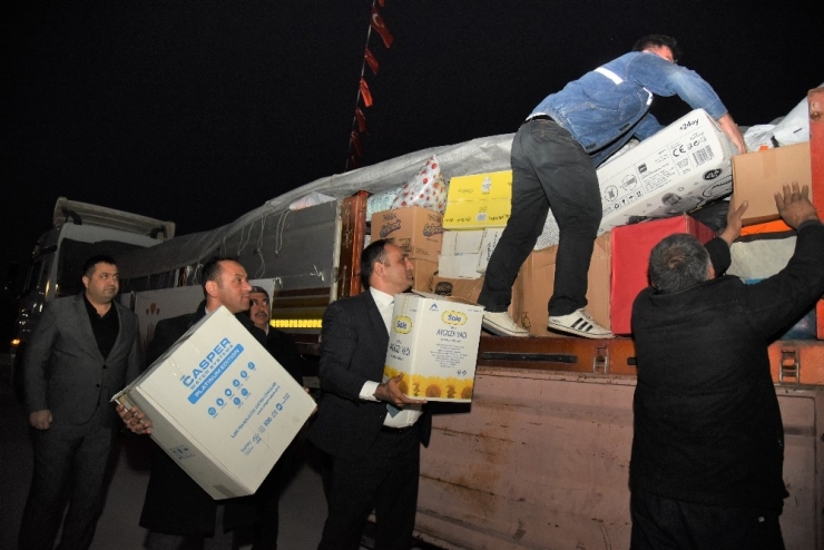 Toroslar Belediyesi’nin Yardım Tırı Elazığ’a Gönderildi