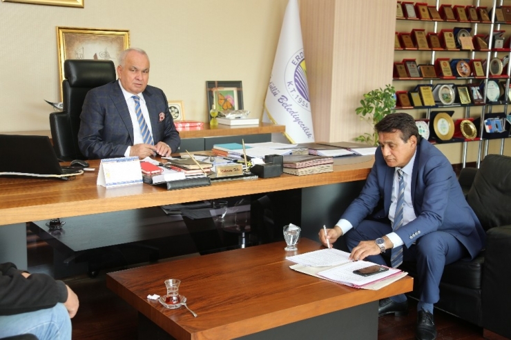 Başkan Tollu’dan Personele Zam Müjdesi