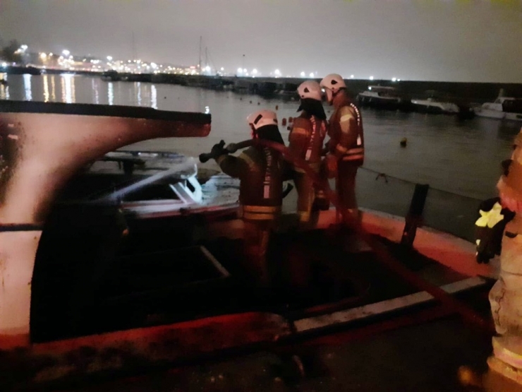 İki Balıkçı Teknesinde Korkutan Yangın