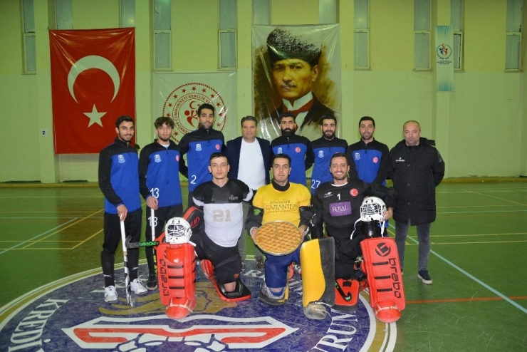 Hokey Süper Ligi’nde Gaziantep Polisgücü Rüzgarı