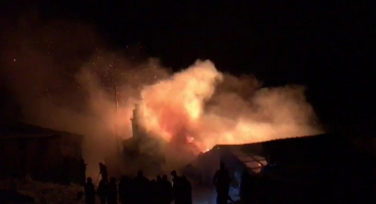 Gümüşhane’de Ev, Ahır Ve Samanlık Küle Döndü