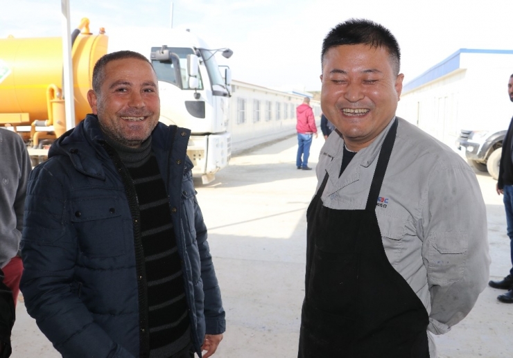 Çinli Ve Türk İşçiler ‘Korona Virüsü’ne Aldırmadan Çalışıyorlar