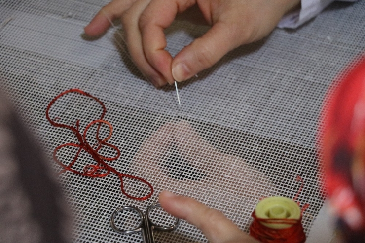 3 Milyon 149 Bin 80 İğne Hareketiyle Hazırlanıyor