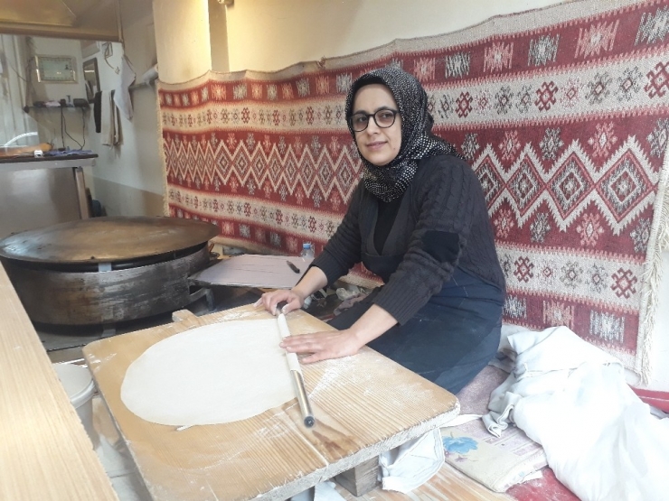 Yufka Ekmek Ev Hanımının Kazanç Kapısı Oldu