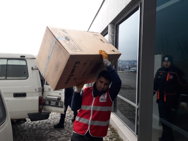 Depremzedeler İçin Isıtıcı Sobalar