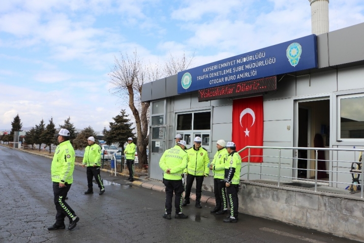 Yolcu Otobüslerinde ’Emniyet Kemeri’ Ve ’Lastik’ Denetimi