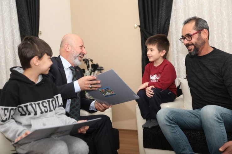 İşçi Dostu Başkan Çolakbayrakdar’dan Personele Moral Ziyareti