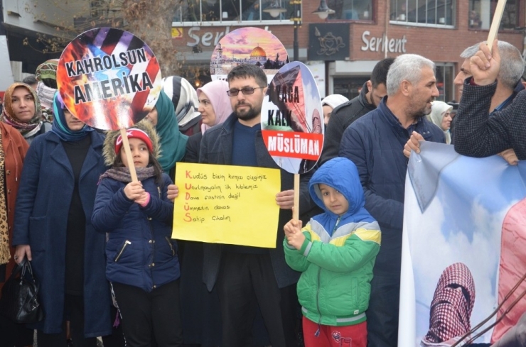 “Kudüs Müslümanların Onurudur” Eylemi Düzenlendi