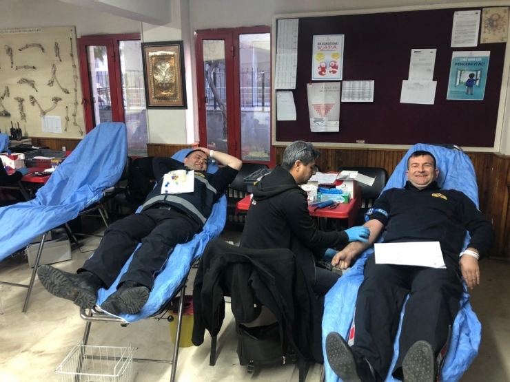 Manisa İtfaiyesinden Kan Bağışına Destek