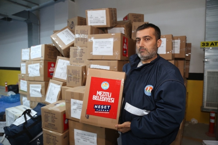 Mezitli Belediyesinden Depremzedelere Gıda Ve Giyecek Yardımı