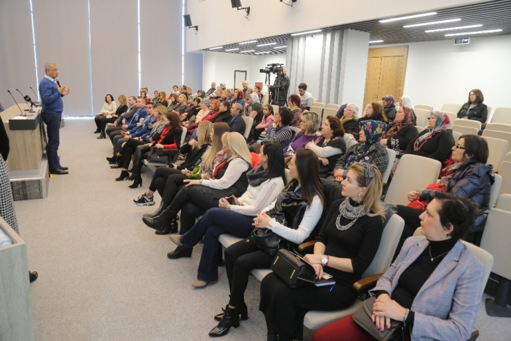 Mezitli’de Ev Kadınları Eğitimi Projesi’nin 12.’si Başladı