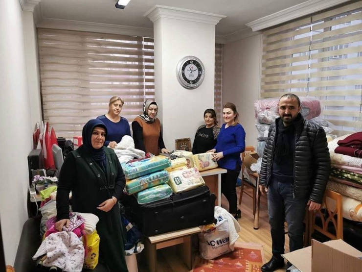 Yenimahalle Mhp’den Depremzedelere Yardım Eli