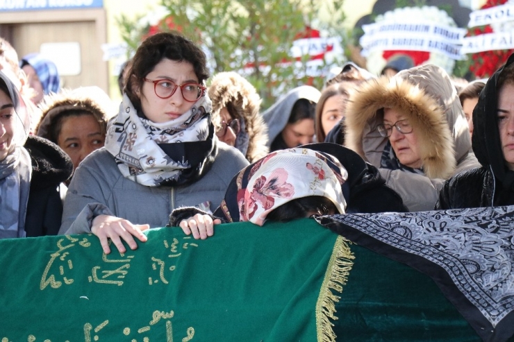 Bakan Varank, Satso Başkanı Altuğ’un Eşinin Cenazesine Katıldı