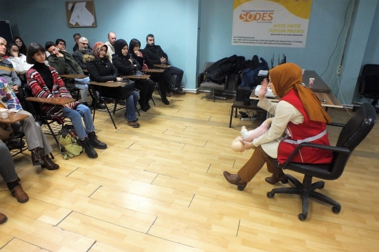 Afad Gönüllülerine İlk Yardım Eğitimi Verildi