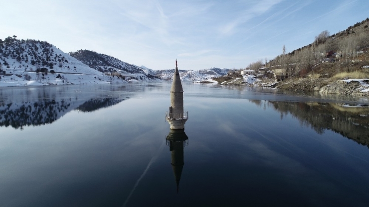 Suların Çekildiği Barajda Minareden Sonra Evler De Ortaya Çıktı