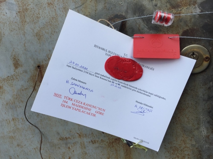 Sultangazi’de Çökmenin Yaşandığı Bina Mühürlendi