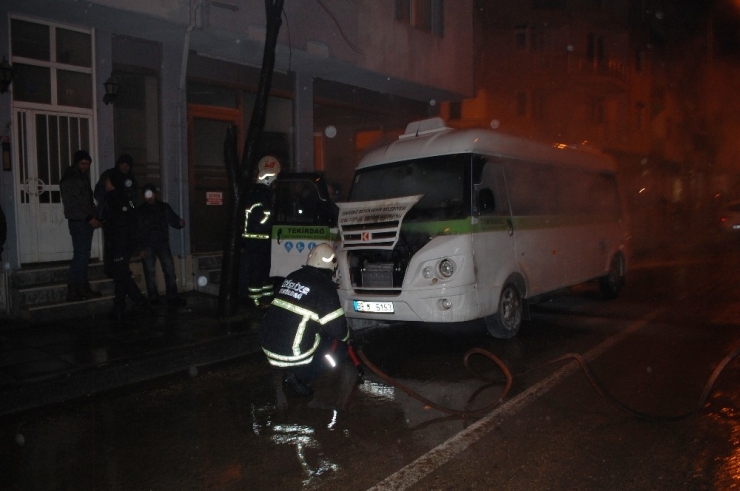 Tekirdağ’da Yolcu Minibüsü Alev Alev Yandı