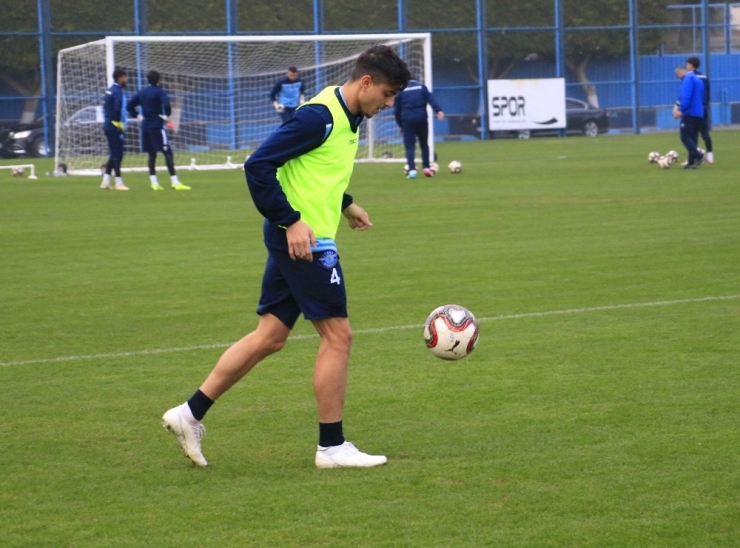 Uğur Tütüneker: "Her Maça Galibiyet İçin Çıkmamız Lazım"