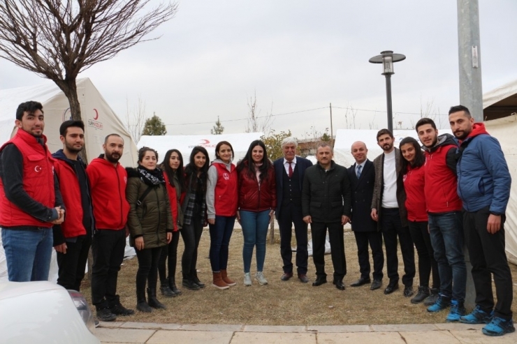Vali Sonel’den Elazığ’da Gönüllülük Çalışmasına Destek