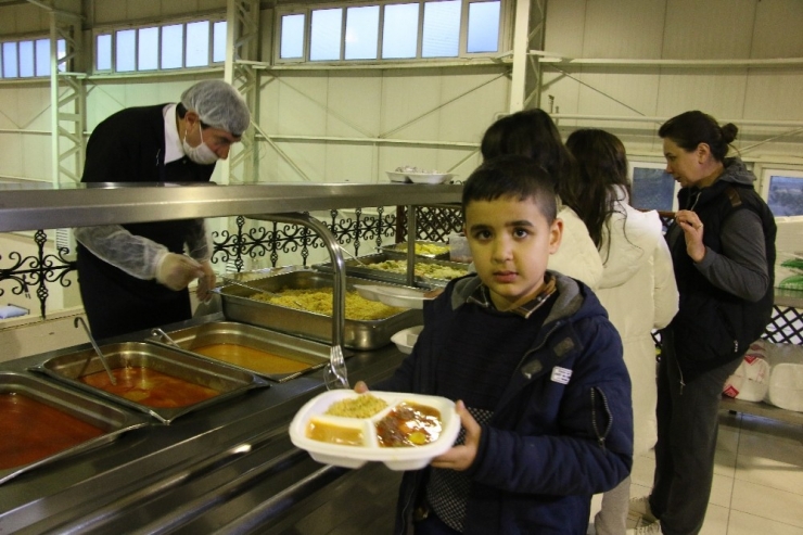 Tsk, Elazığ’da Kışlayı Depremzedelere Açtı