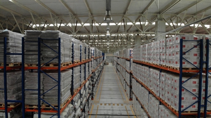 Türk Kızılayı’na, Deprem Bölgesine Götürülmesi İçin Yardım Yağdı