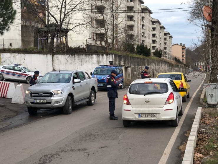 Jandarmadan "Duman" Operasyonu: 23 Şahıs Yakalandı