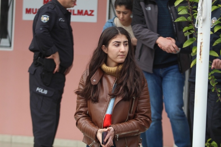 Antalya’da Lise Öğrencisine Kapkaç Şoku