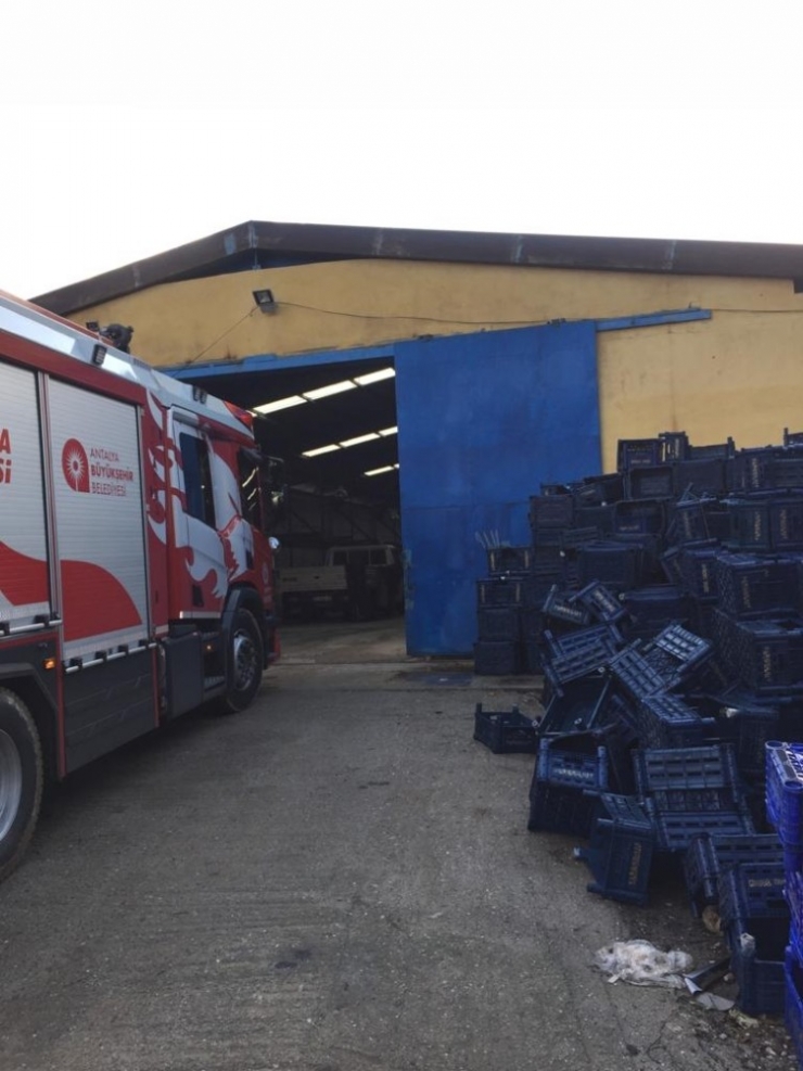 Alanya’da Muz Deposunda Yangın