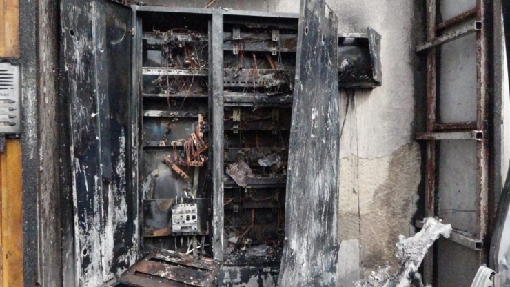 Klima Ünitesinde Çıkan Yangın Turistleri Korkuttu