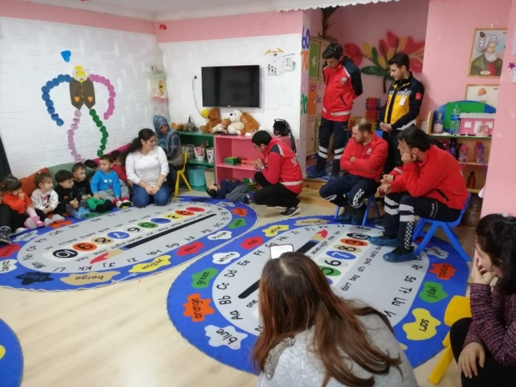 Ardahan Afad Ve Umke Ekipleri Miniklere Deprem Eğitimi Verdi