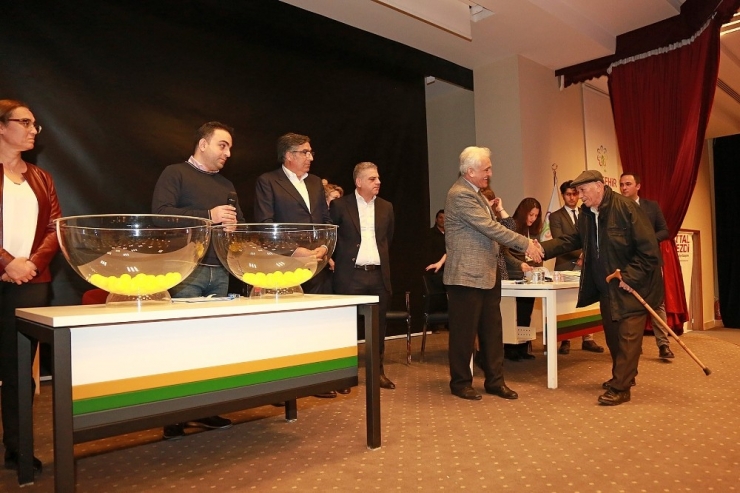 Ataşehir’de 36 Hak Sahibi Çekilişle Yeni Evlerine Kavuştu