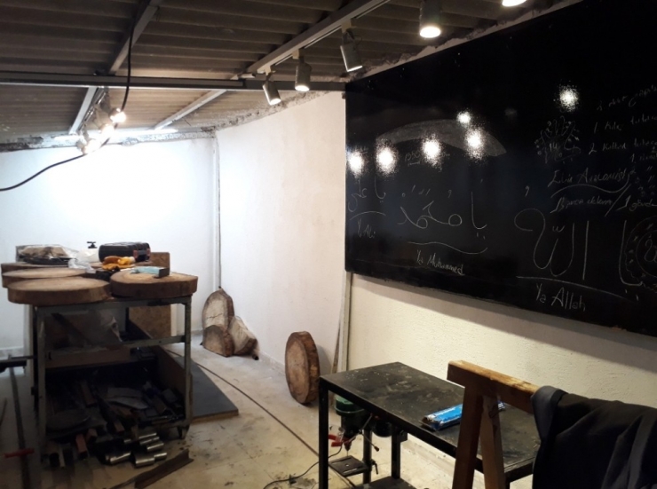 Hurda Araba Parçalarını "Yeniçeri" Heykeline Dönüştürdü