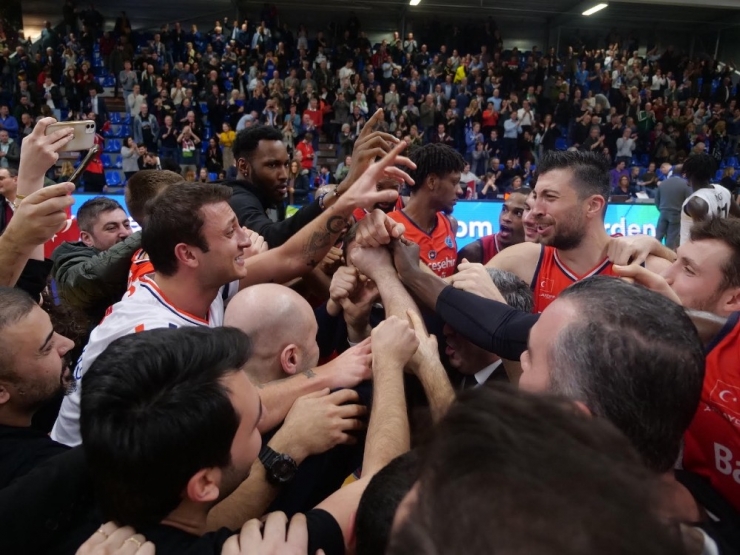 Bahçeşehir Koleji Çeyrek Finalde