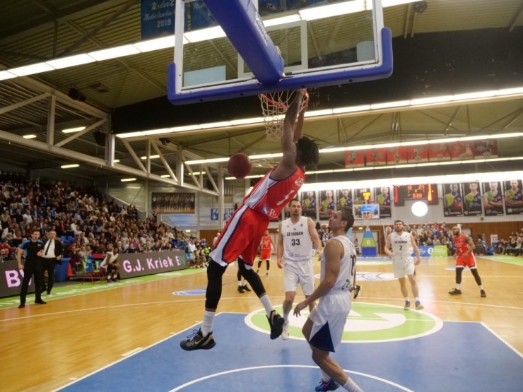 Bahçeşehir Koleji Çeyrek Finalde