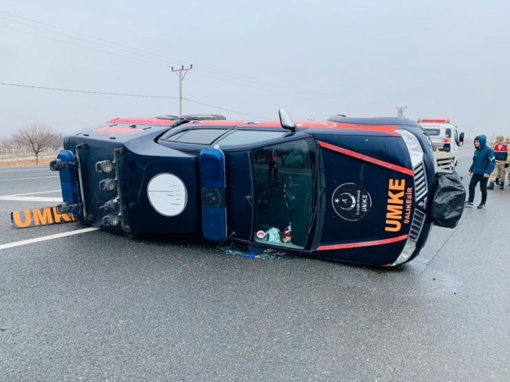 Depremden Dönen Umke Ekibi Kaza Yaptı