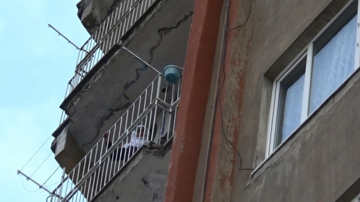 Depremin Ardından Korkutan Görüntü