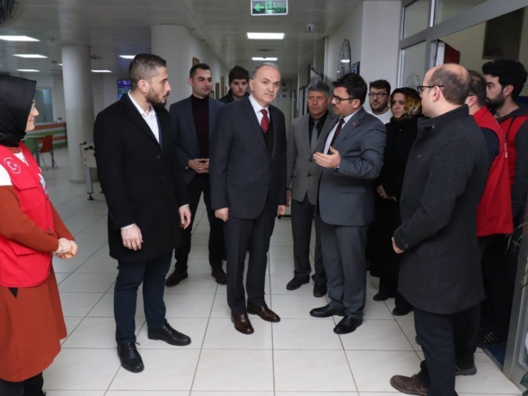 Başkan Faruk Özlü Gençlik Merkezini Ziyaret Etti