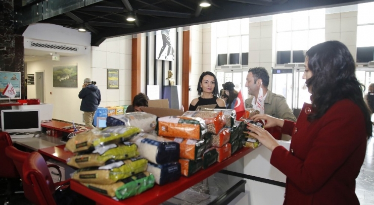 Döşemealtı Halkı Yardım Kampanyasına Tam Destek Verdi