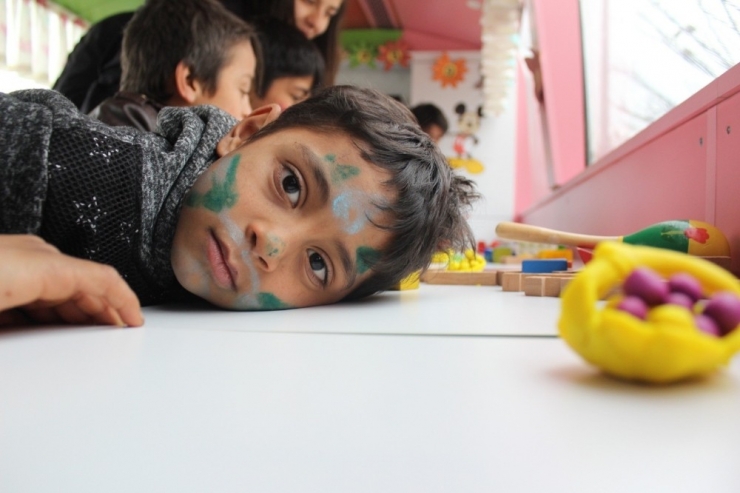 Şehit Öğretmen Adına Yapılan Gezici Okul, Depremzede Çocuklar İçin Görevde