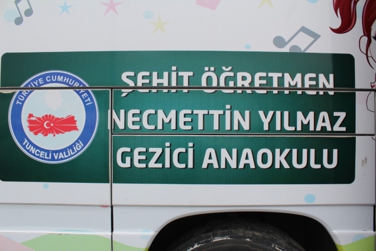 Şehit Öğretmen Adına Yapılan Gezici Okul, Depremzede Çocuklar İçin Görevde