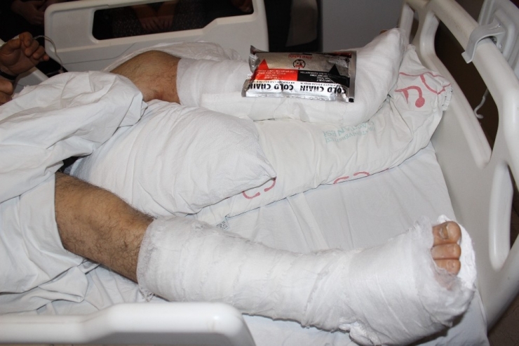 Depremde Panikle Pencereden Atladı, İki Bacağını Kırdı