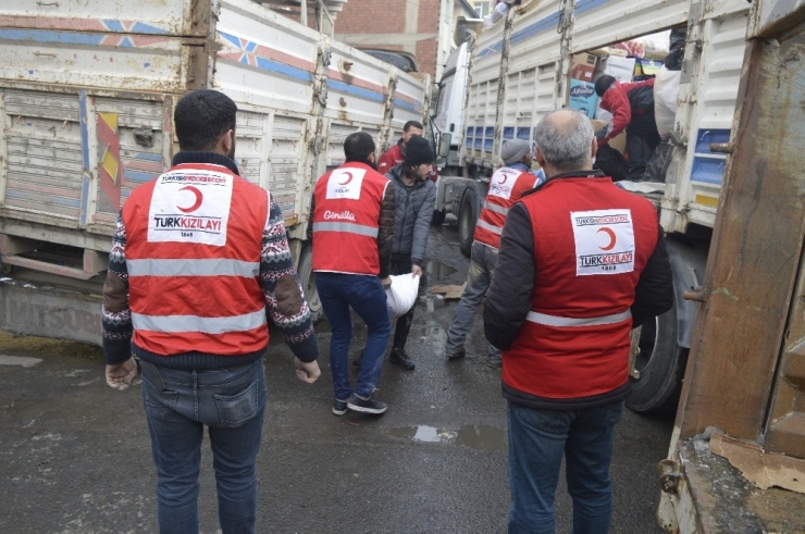 Ağrı’da Toplanan Yardımlar Deprem Bölgesine Gönderildi