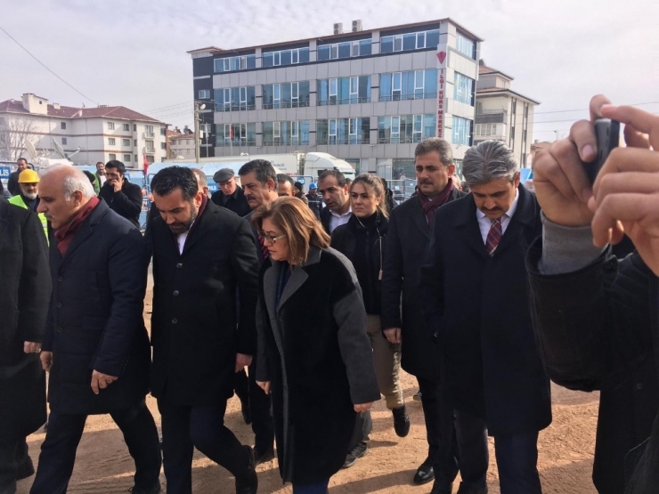 Mamak Belediyesi’nden Elazığ’a Yardım Tırı