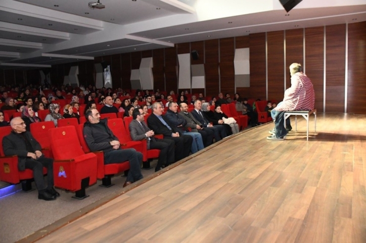 Ziyafet Sofrası İnegöllüleri Kahkahaya Boğdu