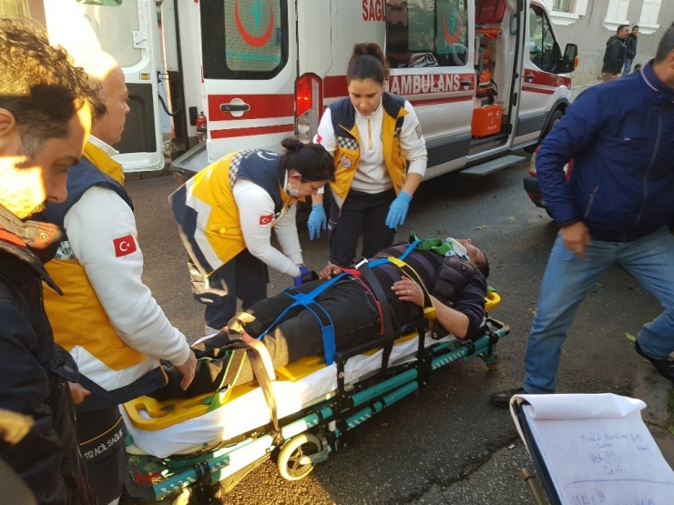 Evinin Terasından Otomobilin Üzerine Düştü